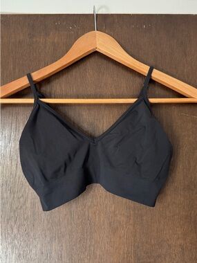 SKIMS Black Stretch V-Neck Seamless Bralette
